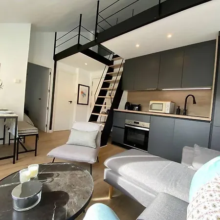 Skade Zona Baja 아파트 *